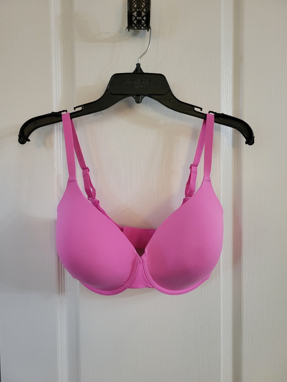 SKIMS Fits Everybody T-Shirt Bra 34DDD Neon Pink Lightly Lined Buttery Soft